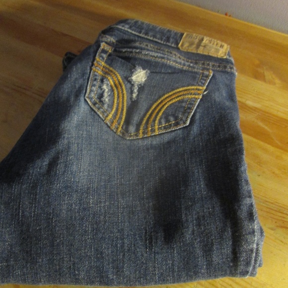 HOLLISTER JEANS.. - Picture 1 of 4